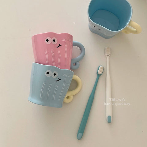 Smiling face cup
